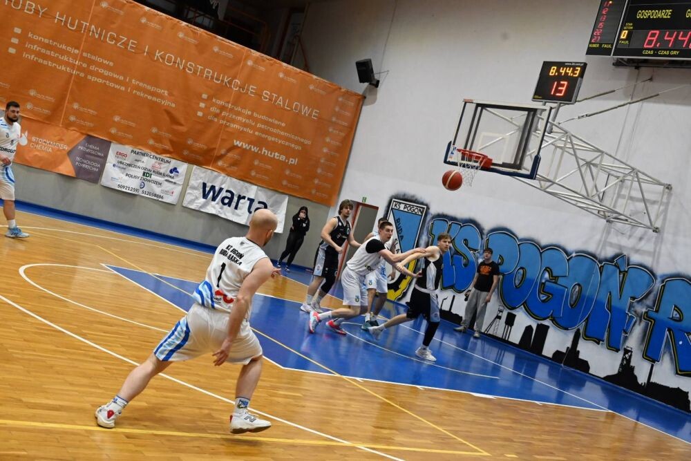 Galeria zdjęć ze zwycięskiego meczu K.S. Pogoń z MUKS Sari Żory/fot. FB Michał Pierończyk