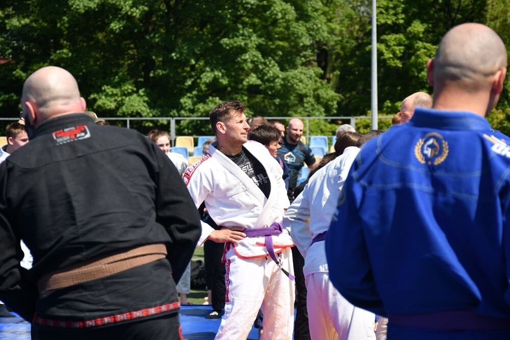 Wczoraj na rudzkiej Burloch Arenie odbyła się szósta edycja, największego w Polsce wydarzenia dla miłośników Brazylijskiego Jiu Jitsu - "Kulanie na lufcie".

fot. Jacek Knapik