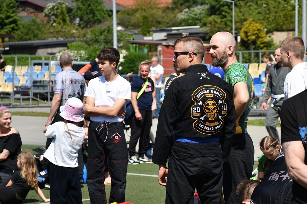 Wczoraj na rudzkiej Burloch Arenie odbyła się szósta edycja, największego w Polsce wydarzenia dla miłośników Brazylijskiego Jiu Jitsu - "Kulanie na lufcie".

fot. Jacek Knapik