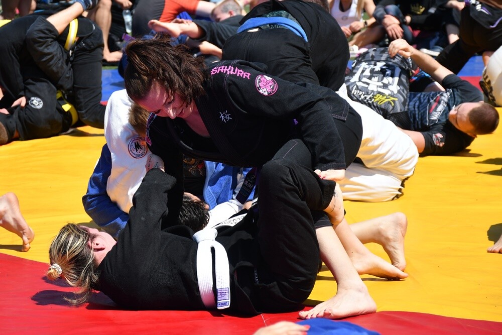 Wczoraj na rudzkiej Burloch Arenie odbyła się szósta edycja, największego w Polsce wydarzenia dla miłośników Brazylijskiego Jiu Jitsu - "Kulanie na lufcie".

fot. Jacek Knapik