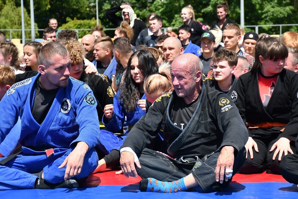 Wczoraj na rudzkiej Burloch Arenie odbyła się szósta edycja, największego w Polsce wydarzenia dla miłośników Brazylijskiego Jiu Jitsu - "Kulanie na lufcie".

fot. Jacek Knapik