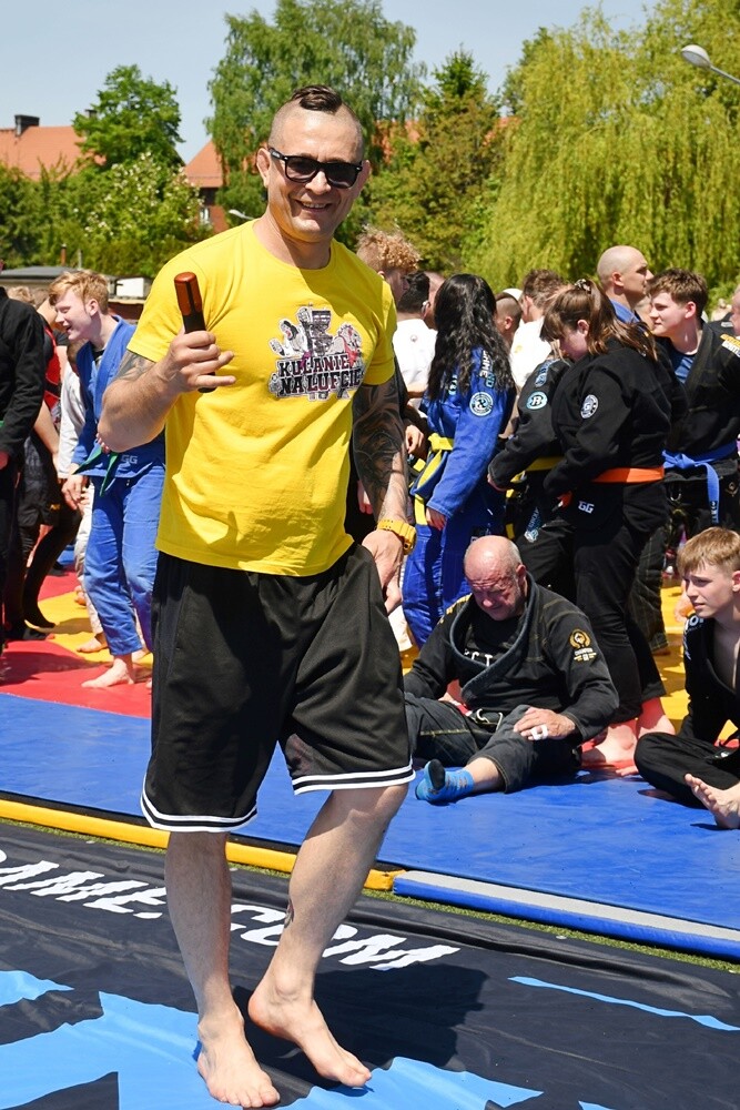 Wczoraj na rudzkiej Burloch Arenie odbyła się szósta edycja, największego w Polsce wydarzenia dla miłośników Brazylijskiego Jiu Jitsu - "Kulanie na lufcie".

fot. Jacek Knapik