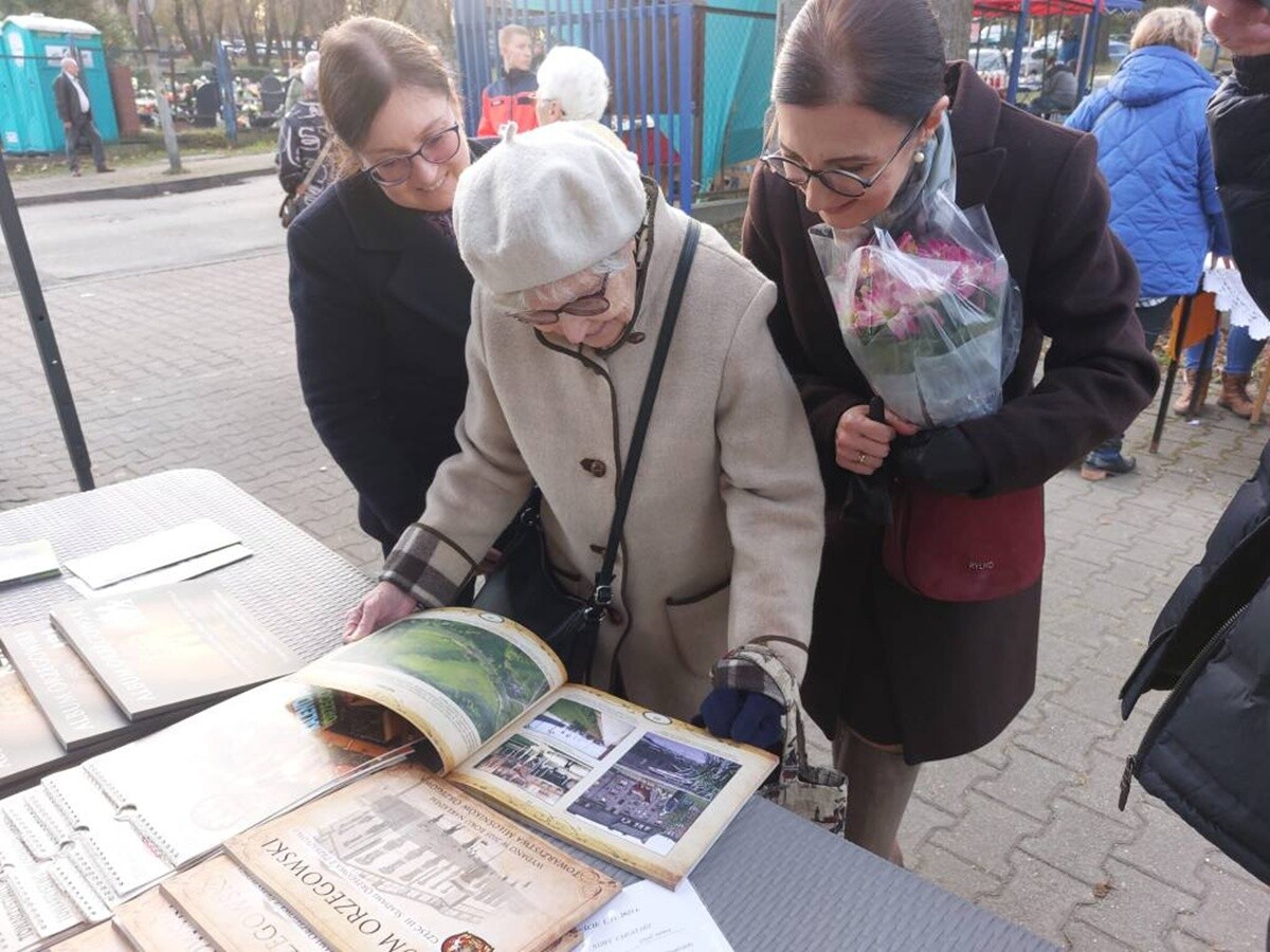 Kwesta na Starym Cmentarzu Parafialnym: Ponad 9 tysięcy złotych na ratowanie Orzegowskiej Nekropolii. / fot. TMO