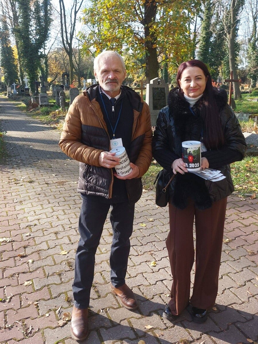 Kwesta na Starym Cmentarzu Parafialnym: Ponad 9 tysięcy złotych na ratowanie Orzegowskiej Nekropolii. / fot. TMO