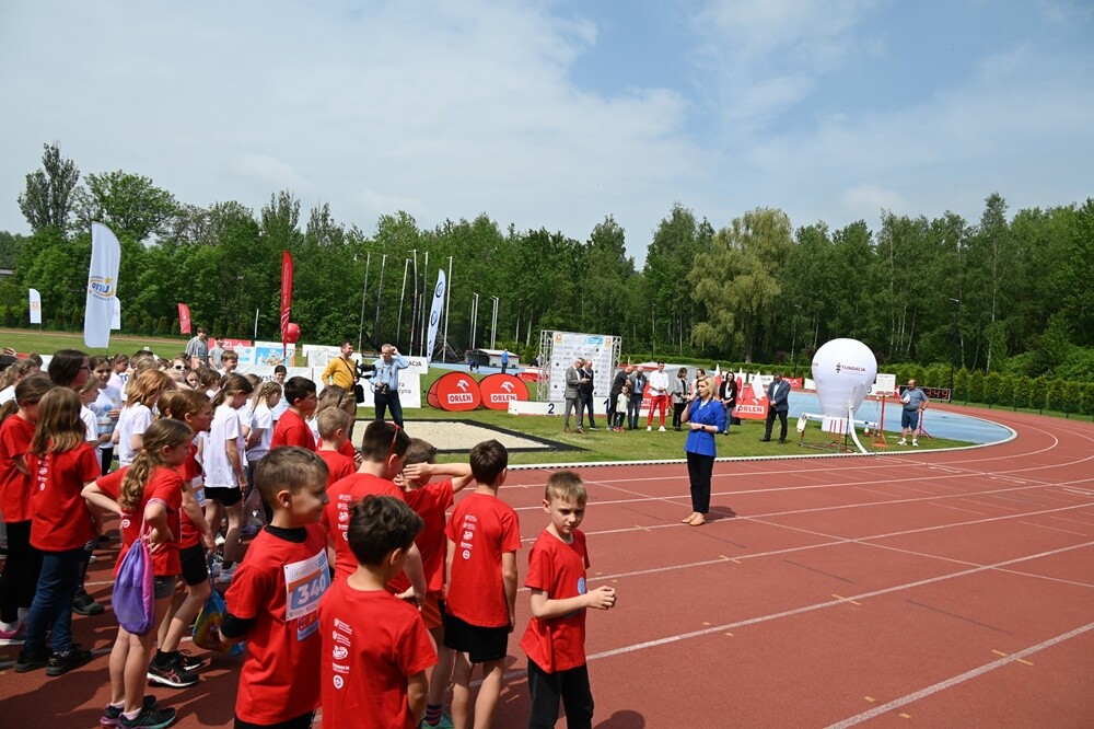 400 dzieci z województwa śląskiego wzięło w ubiegły piątek udział w eliminacjach do kolejnej edycji akcji Lekkoatletyczne Nadzieje Olimpijskie. 

fot. UM Ruda Śląska