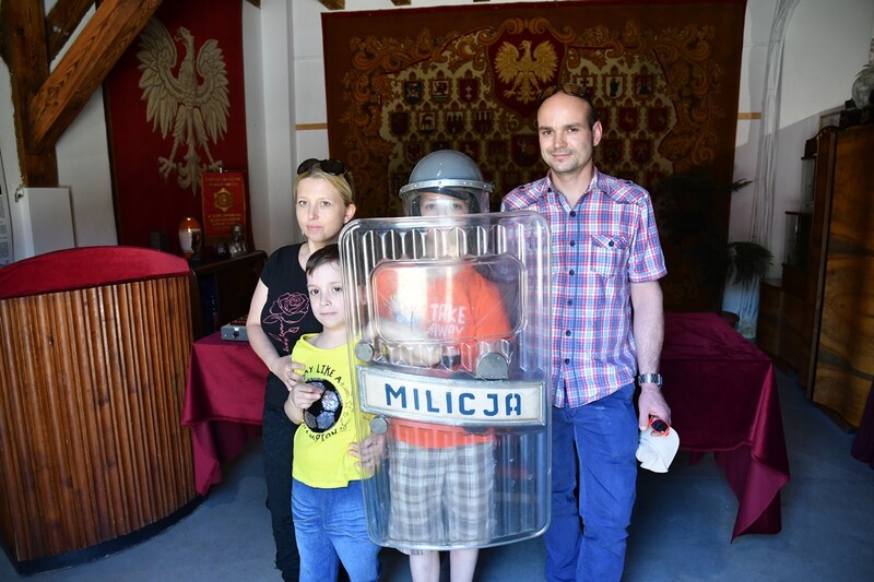 Majówkę spędzają w Muzeum Historii Polski Ludowej [ZDJĘCIA]