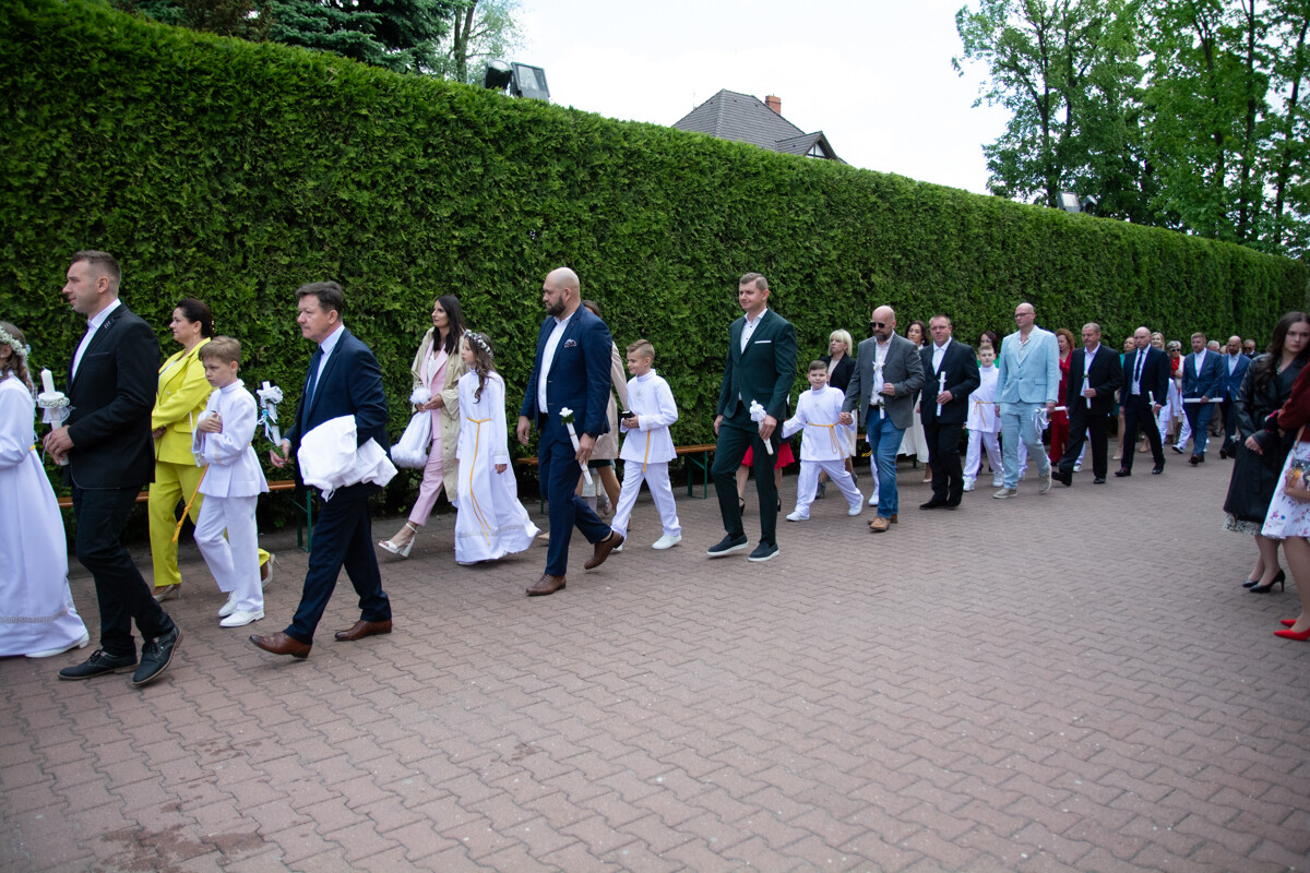 Pierwsza Komunia Święta w parafii Matki Bożej Różańcowej w Halembie / fot. Marek i Krzysztof Faber