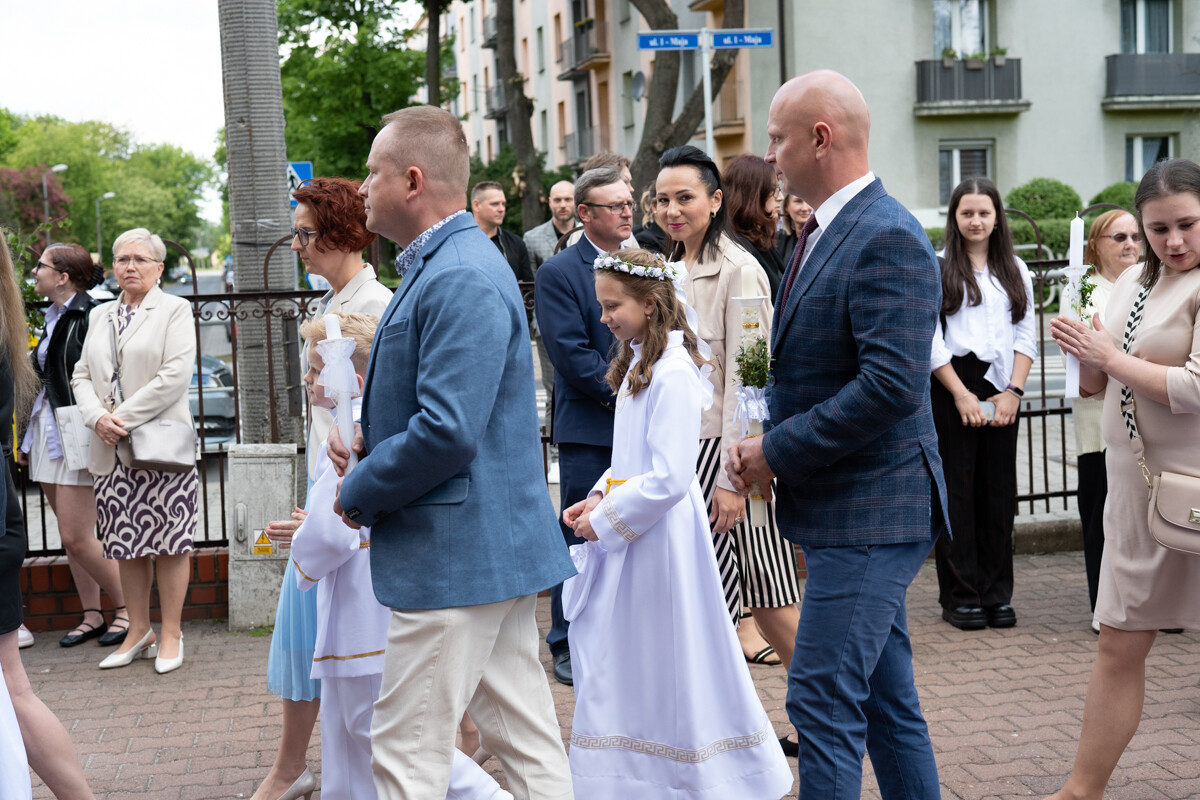 Pierwsza Komunia Święta w parafii Matki Bożej Różańcowej w Halembie / fot. Marek i Krzysztof Faber