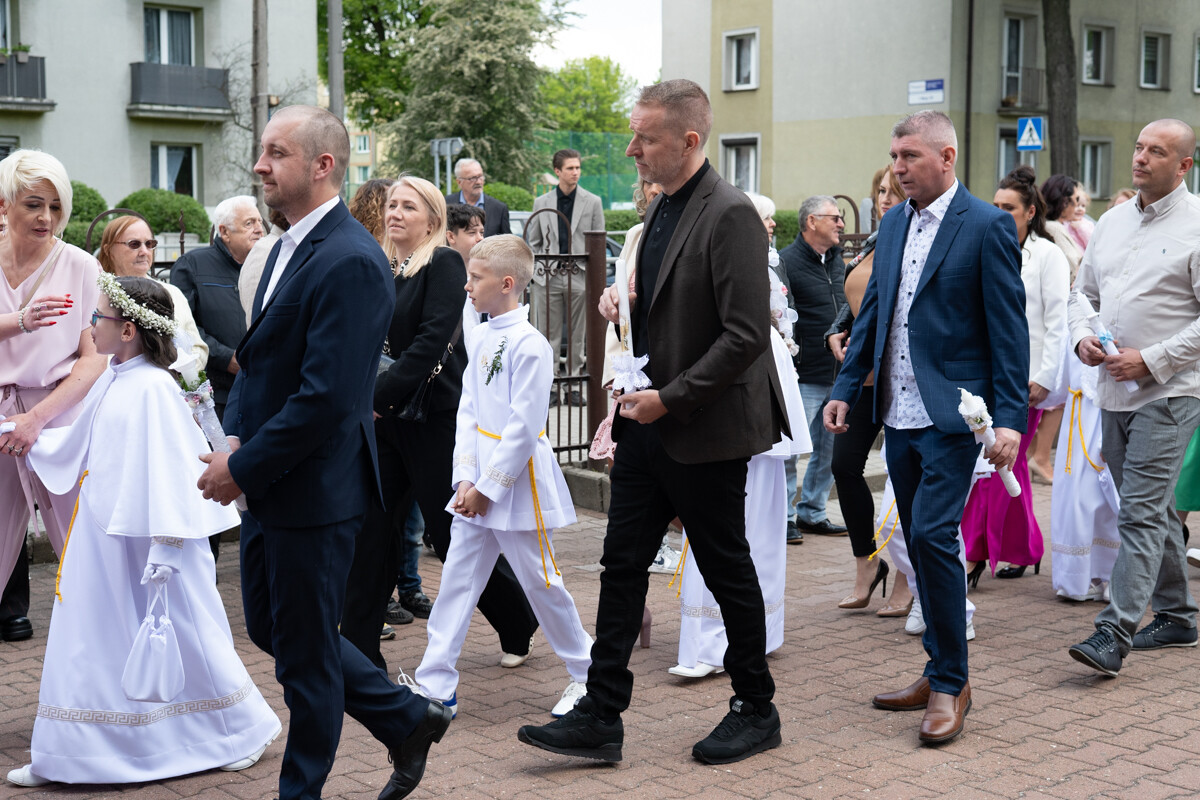 Pierwsza Komunia Święta w parafii Matki Bożej Różańcowej w Halembie / fot. Marek i Krzysztof Faber