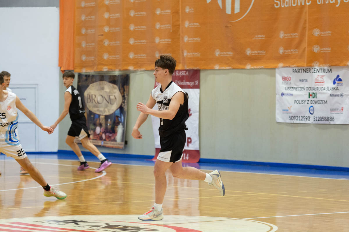 Za nami ostatni mecz rundy zasadniczej 3-ligowców. Wygrywa K.S. Pogoń Ruda Śląska! / fot. Marek Faber