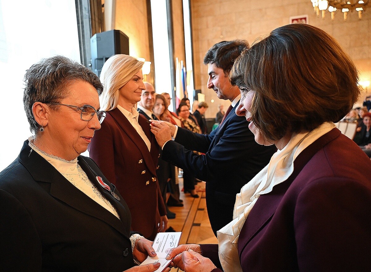 W Sali Marmurowej Śląskiego Urzędu Wojewódzkiego 17 października odbyła się uroczystość wręczenia Medali Komisji Edukacji Narodowej oraz nagród Śląskiego Kuratora Oświaty.