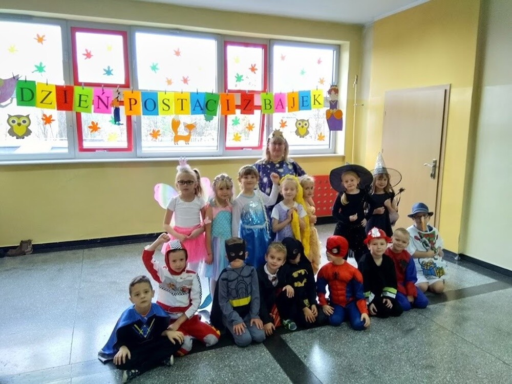 Bajki, baśnie zarówno te czytane, jak i oglądane, odgrywają ważną rolę w życiu dziecka. Dlatego bajkowi bohaterzy doczekali się swojego święta. Dzień Postaci z Bajek przypada na 5 listopada i jest to jednocześnie dzień urodzin Walta Disney’a. Z tej okazji w wielu rudzkich szkołach i przedszkolach odbyły się specjalne imprezy.