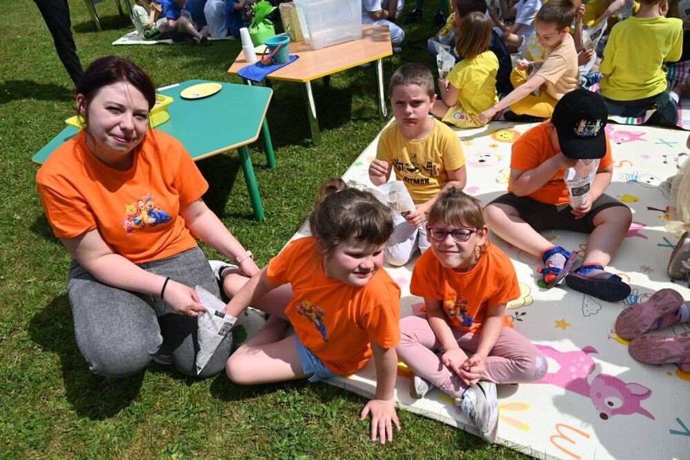 Przedszkolaki zyskały sensoryczny plac zabaw!/fot. FB Anna Krzysteczko