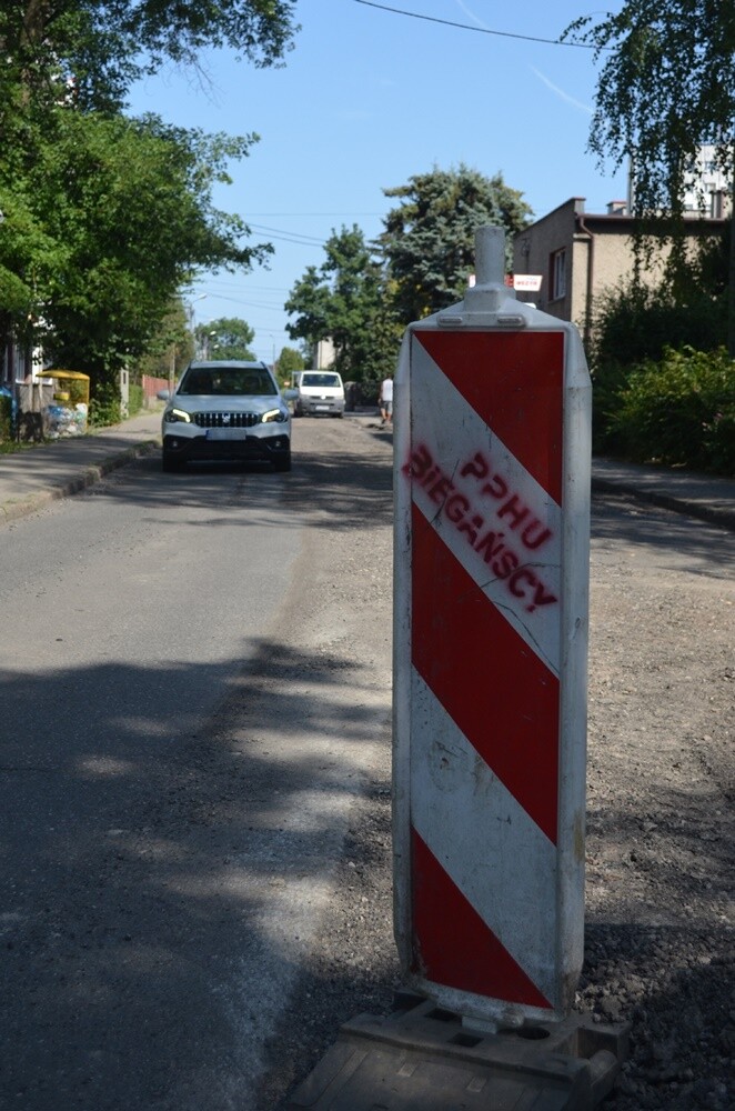Trwają prace związane z przebudową kanalizacji deszczowej przy ul. Miodowej w Halembie. W związku z tym mogą występować utrudnienia w ruchu. 

fot. Jacek Knapik