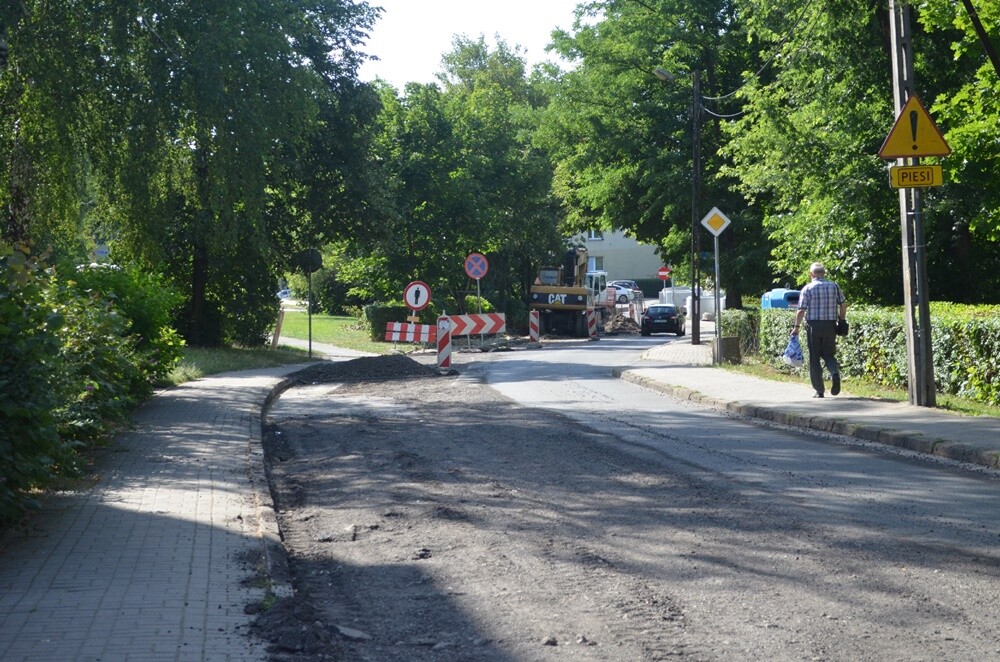 Trwają prace związane z przebudową kanalizacji deszczowej przy ul. Miodowej w Halembie. W związku z tym mogą występować utrudnienia w ruchu. 

fot. Jacek Knapik