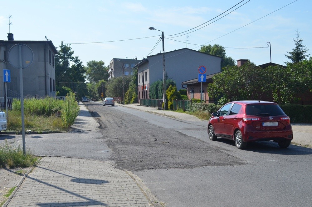 Trwają prace związane z przebudową kanalizacji deszczowej przy ul. Miodowej w Halembie. W związku z tym mogą występować utrudnienia w ruchu. 

fot. Jacek Knapik