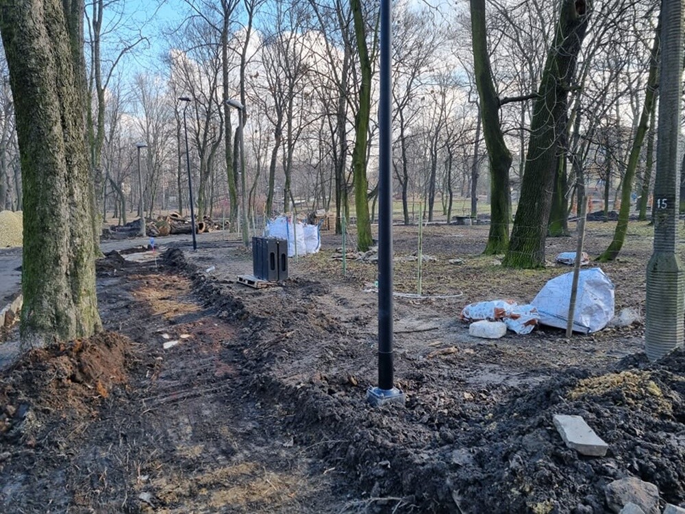 Trwa realizacja kolejnego etapu budowy Traktu Rudzkiego. Zobaczcie, jak do tej pory zmienił się Park Dworski w Nowym Bytomiu.