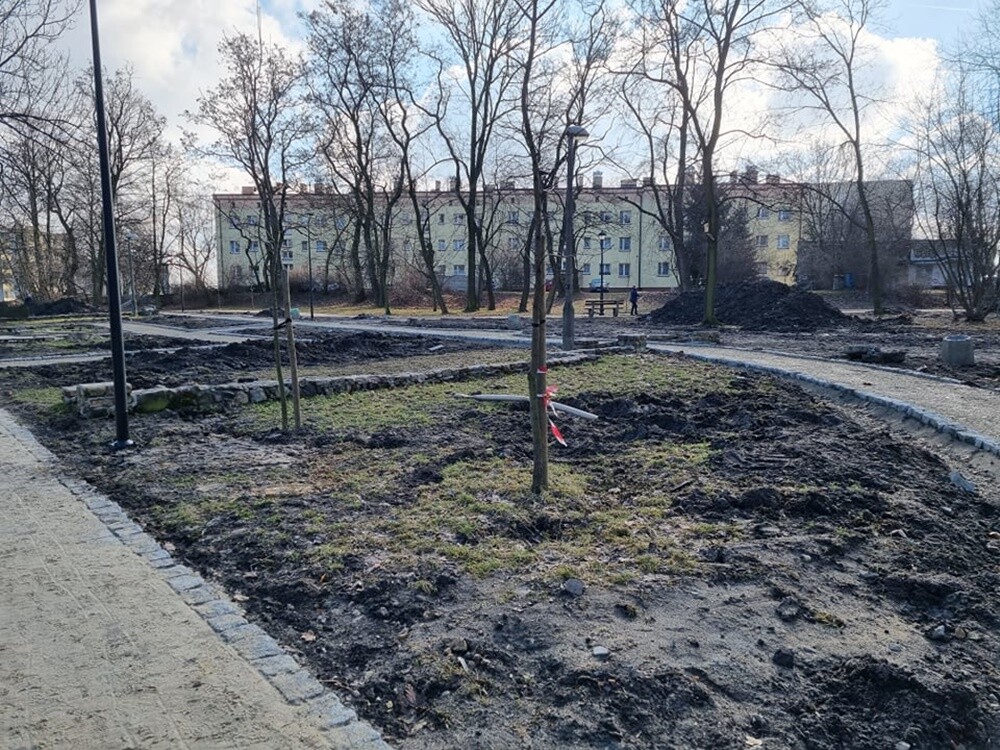 Trwa realizacja kolejnego etapu budowy Traktu Rudzkiego. Zobaczcie, jak do tej pory zmienił się Park Dworski w Nowym Bytomiu.