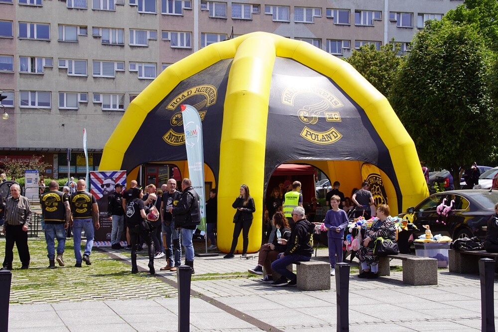W sobotę na rynku odbyła się kolejna akcja z cyklu "Motoserce", organizowana przez klub motocyklowy Road Runners MC Poland Chapter Ruda Śląska oraz Stowarzyszenie Motocyklistów. 

fot. Karolina Bauszek
