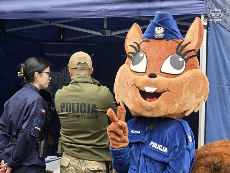 Mundurowe dni otwarte w Rudzie Śląskiej: poznawali pracę policjantów