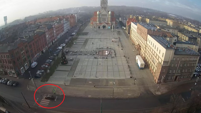 Na ulicy Niedurnego doszło do kolejnego potrącenia pieszego na oznakowanym przejściu