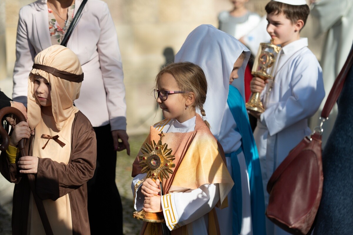 Najmłodsi mieszkańcy Kochłowic wyjątkowo uczcili Uroczystość Wszystkich Świętych. / fot. Marek Faber