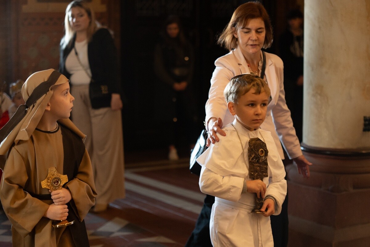 Najmłodsi mieszkańcy Kochłowic wyjątkowo uczcili Uroczystość Wszystkich Świętych. / fot. Marek Faber