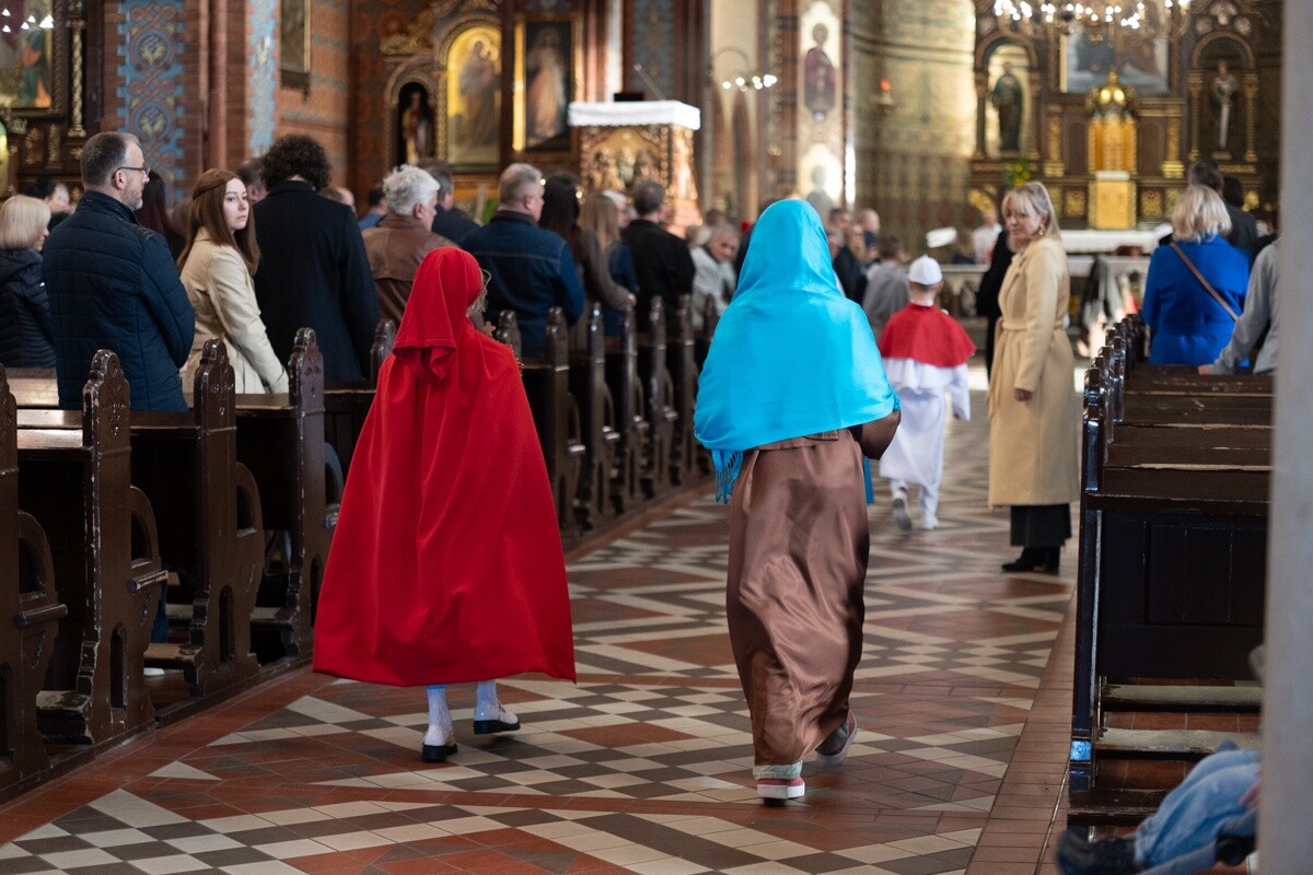 Najmłodsi mieszkańcy Kochłowic wyjątkowo uczcili Uroczystość Wszystkich Świętych. / fot. Marek Faber