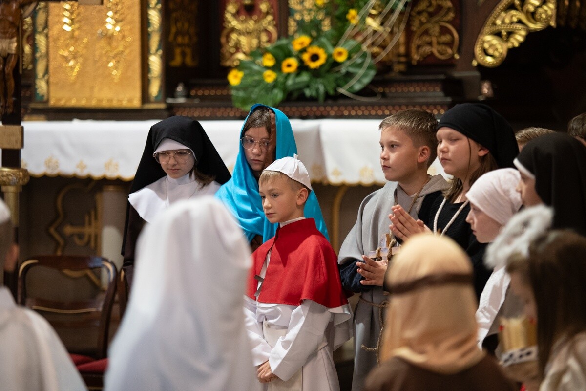 Najmłodsi mieszkańcy Kochłowic wyjątkowo uczcili Uroczystość Wszystkich Świętych. / fot. Marek Faber