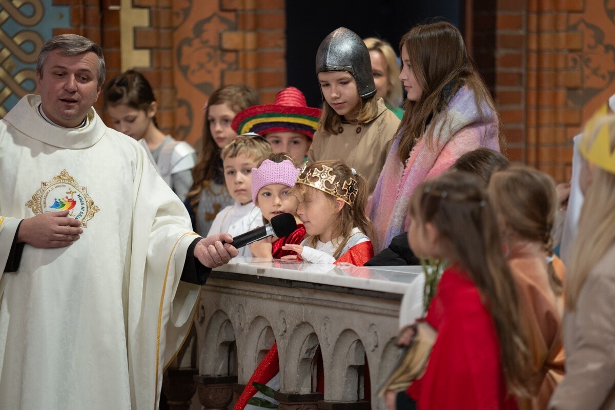 Najmłodsi mieszkańcy Kochłowic wyjątkowo uczcili Uroczystość Wszystkich Świętych. / fot. Marek Faber