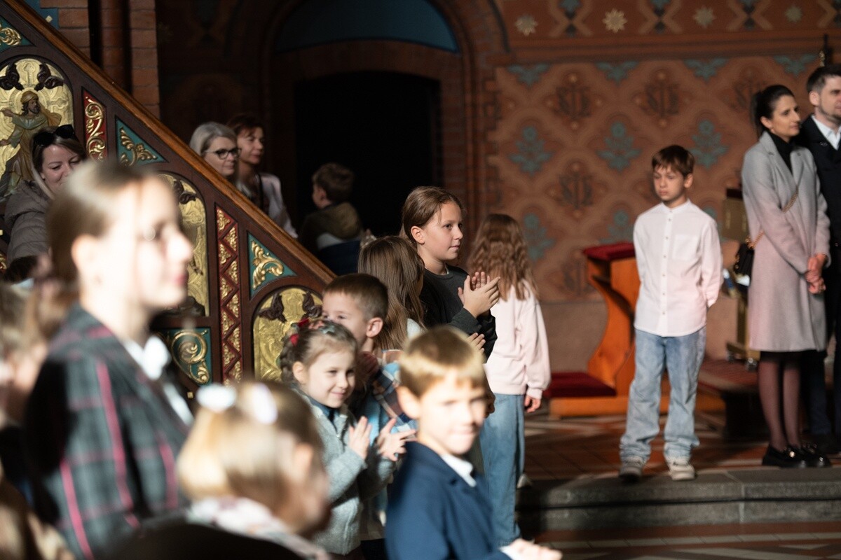 Najmłodsi mieszkańcy Kochłowic wyjątkowo uczcili Uroczystość Wszystkich Świętych. / fot. Marek Faber