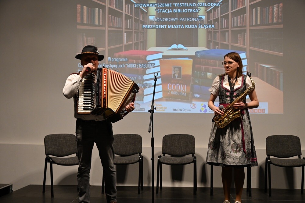 III edycja „Niy ino godomy, ale tyż czytomy” w Stacji Biblioteka. / fot. UM Ruda Śląska
