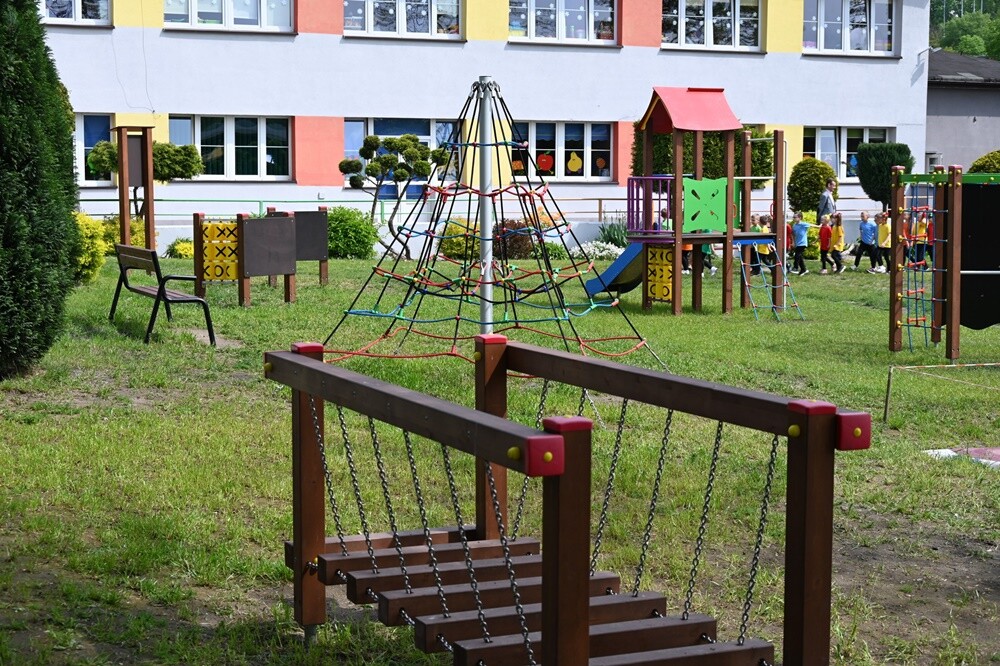 Przy Miejskim Przedszkolu nr 20 im. Słonecznej Doliny oficjalnie otwarty został we wtorek plac zabaw. 

fot. UM Ruda Śląska