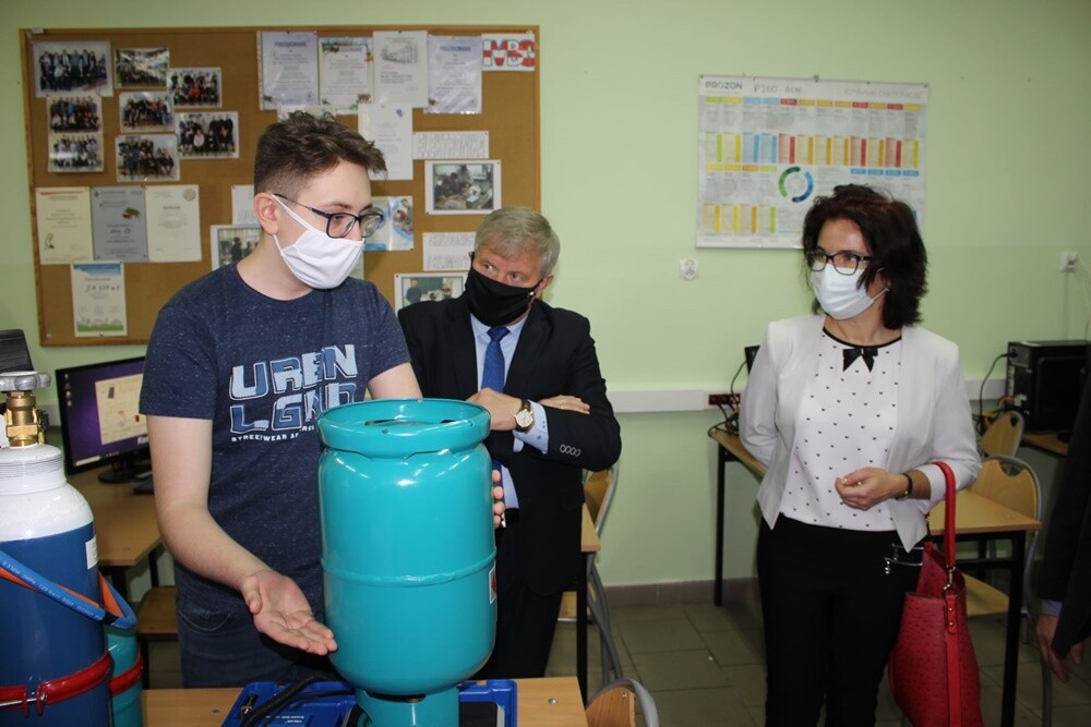Wczoraj w Zespole Szkół nr 6 im. M. Kopernika uroczyście zostały otwarte zmodernizowane pracownie zawodowe.
