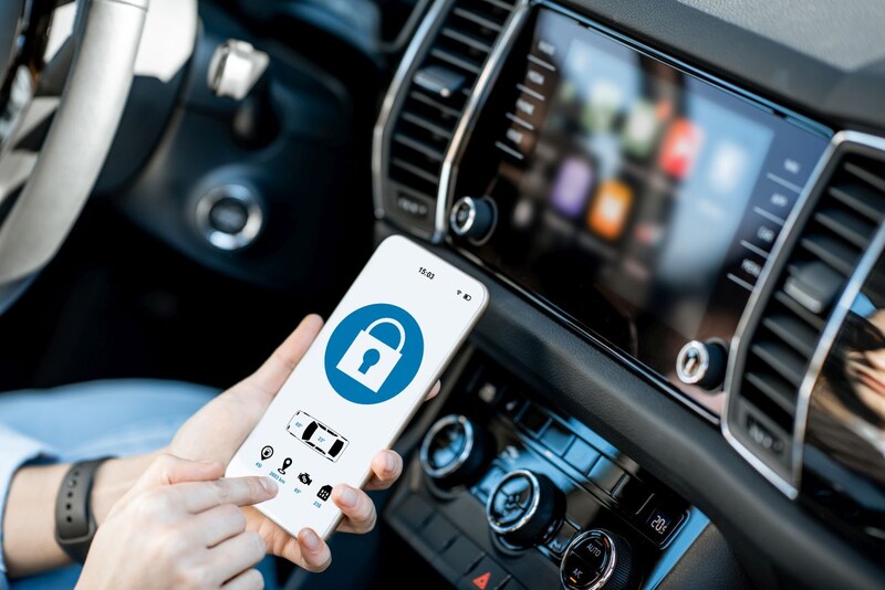 Nowoczesne systemy bezpieczeństwa w samochodach – co warto wiedzieć?