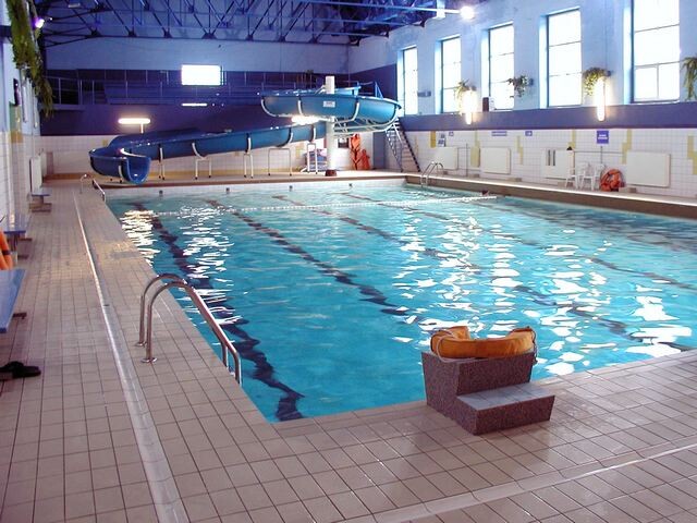 Nowy Bytom - basen kryty MOSiR - ul. Pokoju