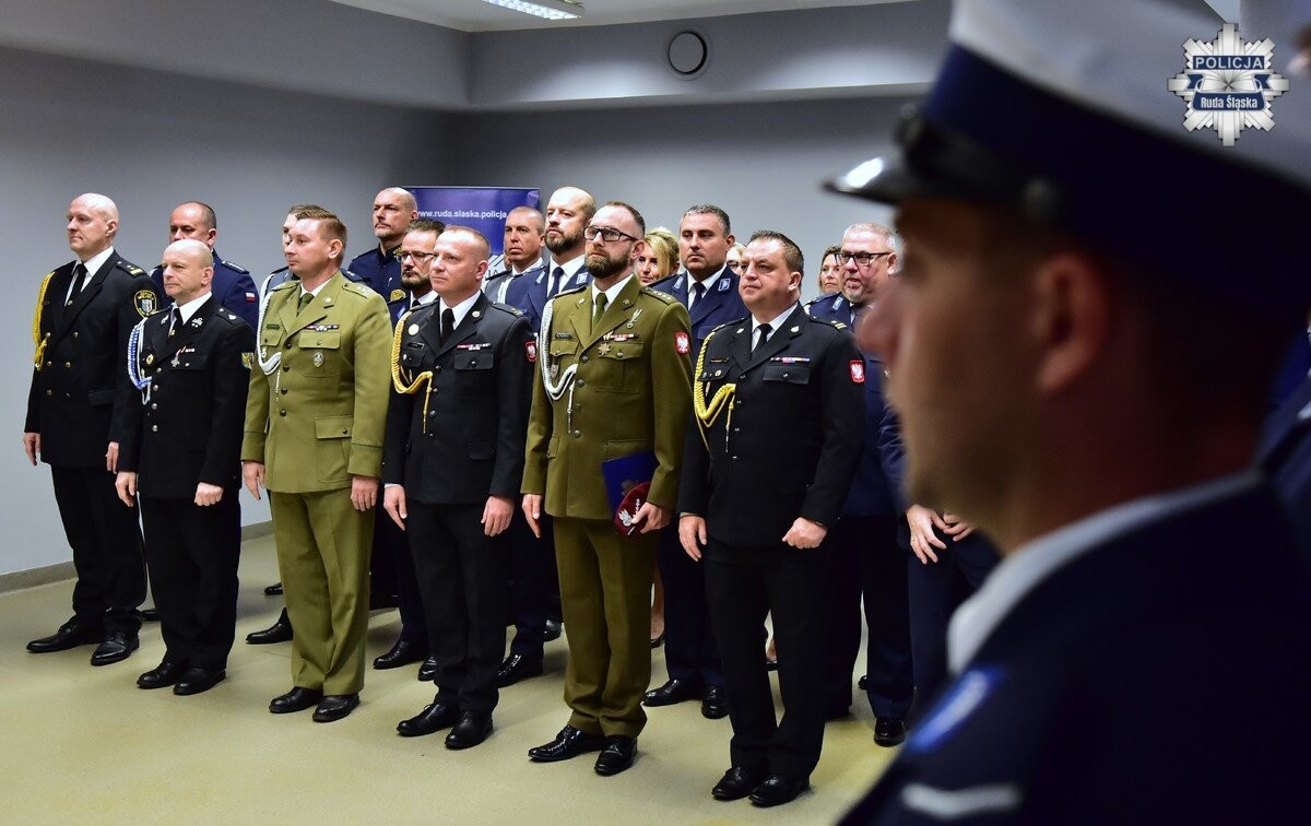 Nowy Komendant Miejski Policji w Rudzie Śląskiej, insp. dr Piotr Uwijała, przejął obowiązki po mł.insp. Dawidzie Gilu / fot. KMP Ruda Śląska