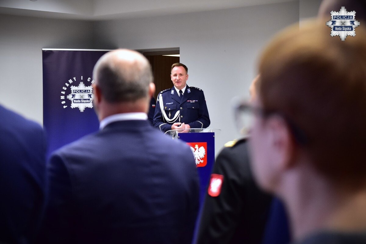 Nowy Komendant Miejski Policji w Rudzie Śląskiej, insp. dr Piotr Uwijała, przejął obowiązki po mł.insp. Dawidzie Gilu / fot. KMP Ruda Śląska