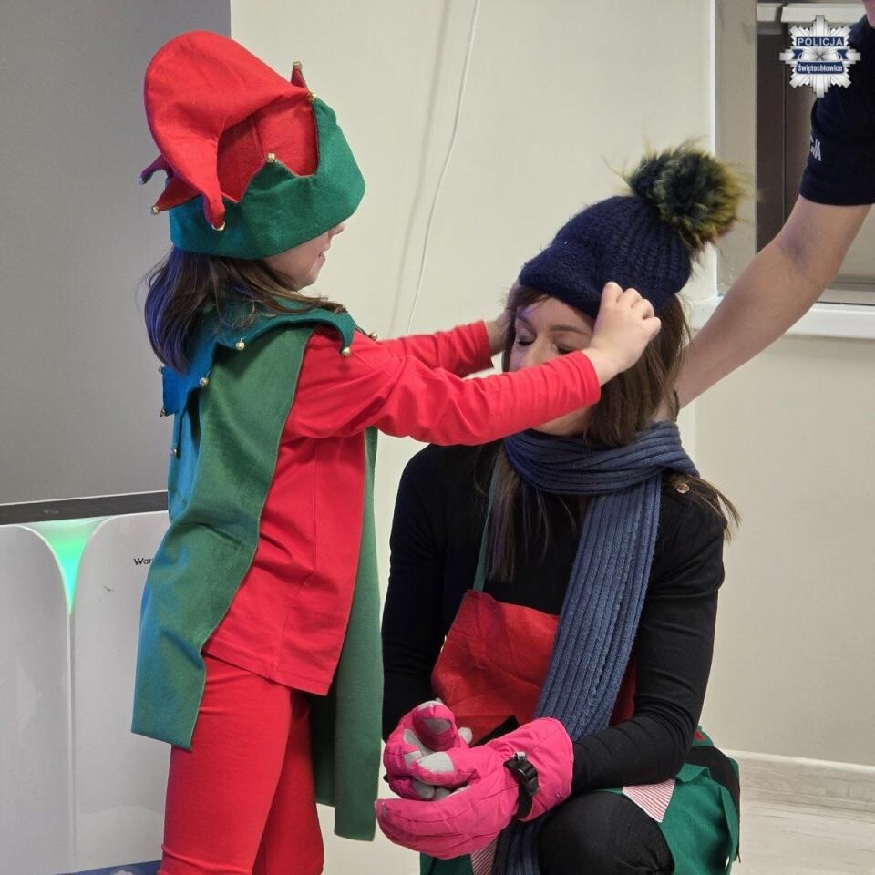 Zimowe bezpieczeństwo – spotkanie policji z dziećmi w Przedszkolu nr 4 / fot. KMP Świętochłowice