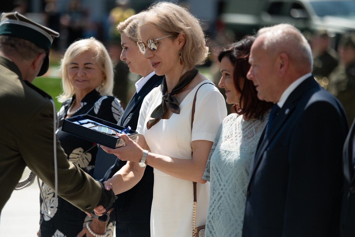 Plac Jana Pawła II w Rudzie Śląskiej był miejscem uroczystego apelu WCR Chorzów z okazji Święta Wojska Polskiego / fot. Marek Faber