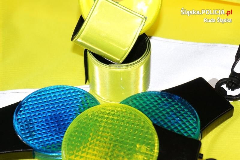 Odblaski ratują życie: Policja apeluje o bezpieczeństwo na drogach