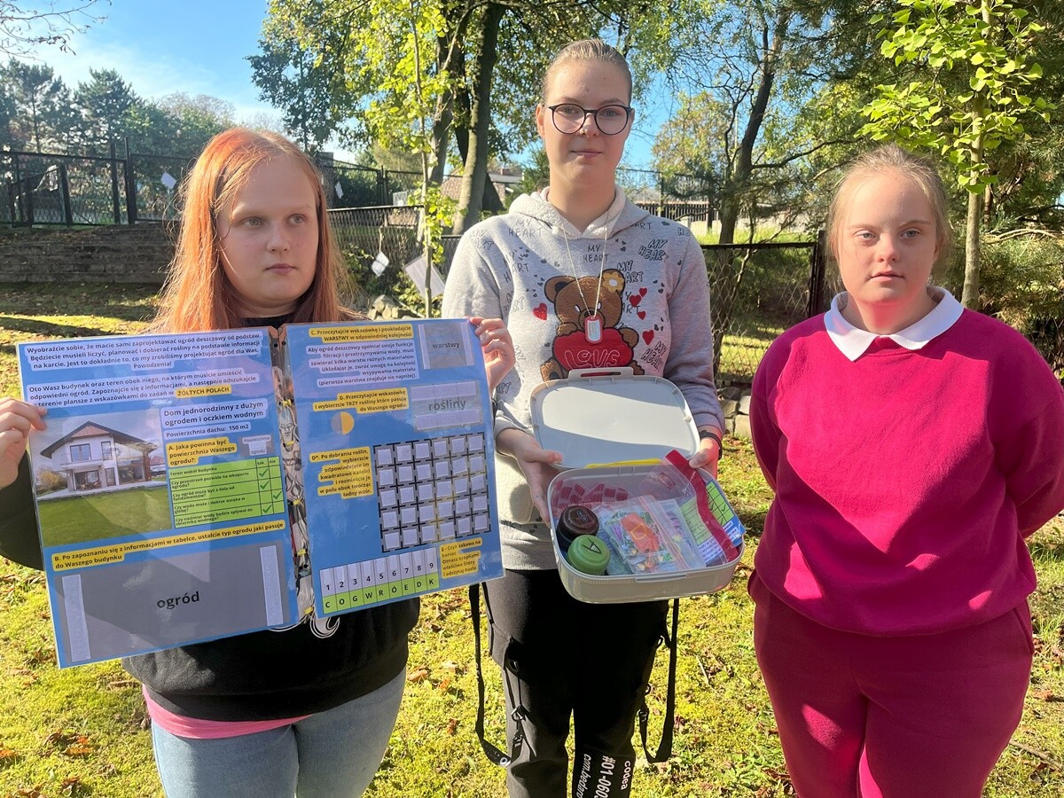 Ogród deszczowy w Zespole Szkół nr 7 w Rudzie Śląskiej. / fot. ZS nr 7