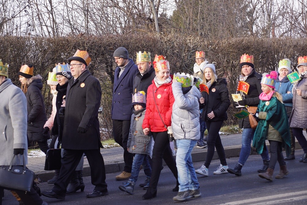 Barwny Orszak Trzech Króli przeszedł dzisiaj ulicami Rudy! W ten sposób mieszkańcy miasta obchodzili święto Objawienia Pańskiego.