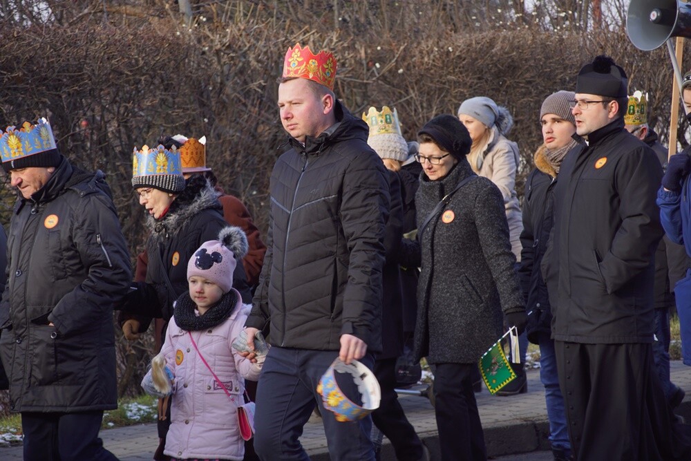 Barwny Orszak Trzech Króli przeszedł dzisiaj ulicami Rudy! W ten sposób mieszkańcy miasta obchodzili święto Objawienia Pańskiego.