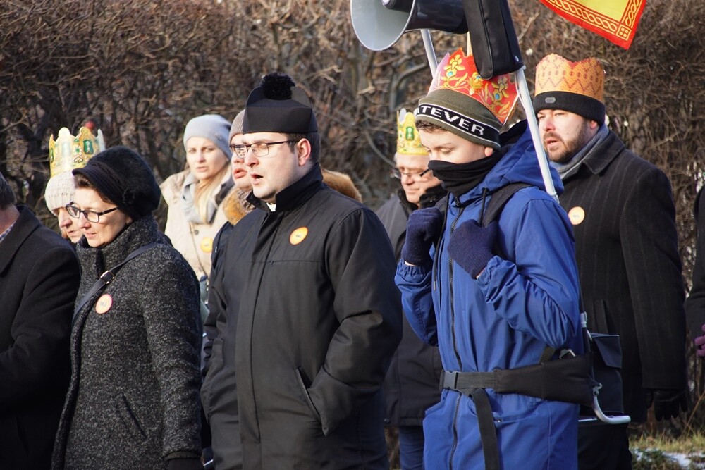 Barwny Orszak Trzech Króli przeszedł dzisiaj ulicami Rudy! W ten sposób mieszkańcy miasta obchodzili święto Objawienia Pańskiego.