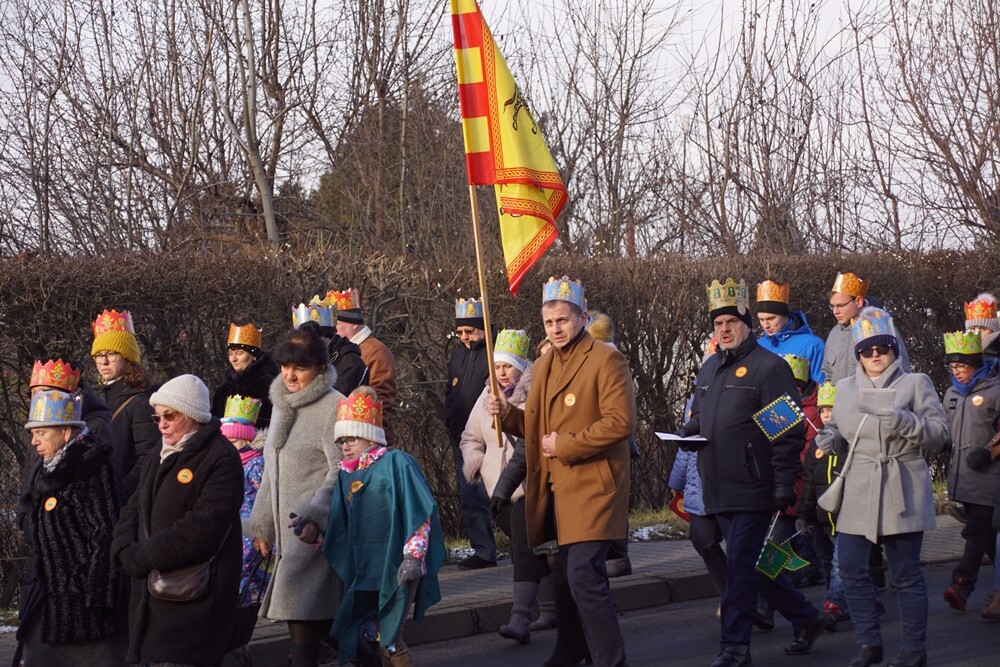Barwny Orszak Trzech Króli przeszedł dzisiaj ulicami Rudy! W ten sposób mieszkańcy miasta obchodzili święto Objawienia Pańskiego.