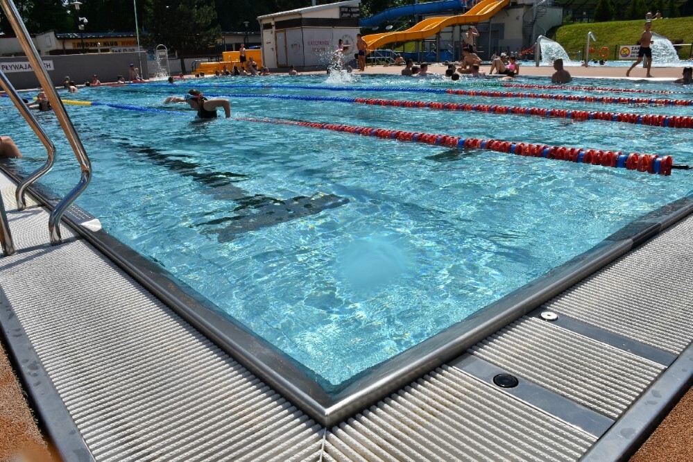 Basen letni w Rudzie Śląskiej oficjalnie otwarty! / fot. Jacek Knapik
