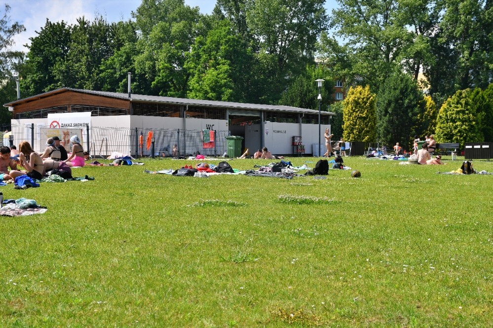 Basen letni w Rudzie Śląskiej oficjalnie otwarty! / fot. Jacek Knapik