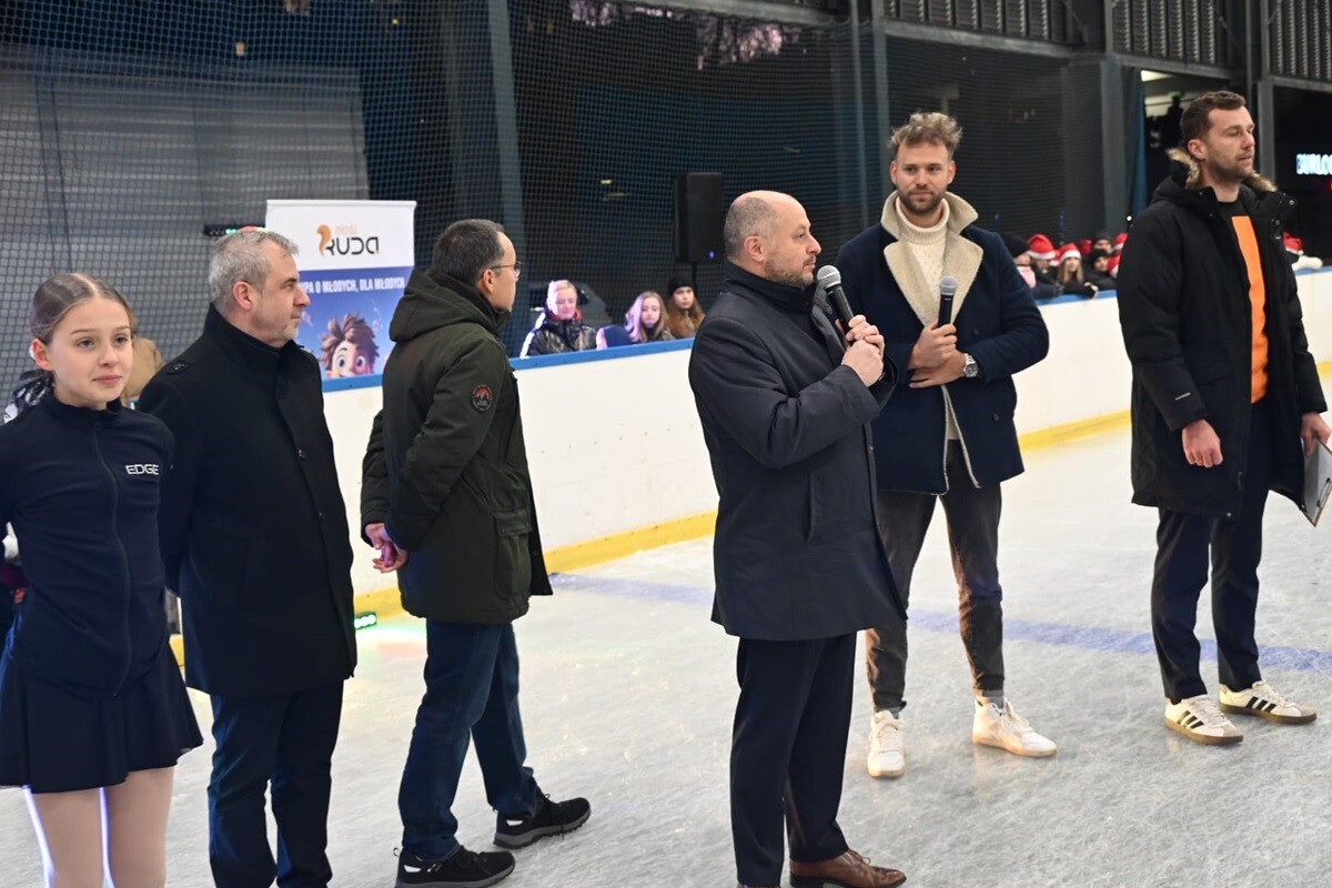 Oficjalne otwarcie lodowiska w Rudzie Śląskiej. / fot. Marek Faber / UM Ruda Śląska