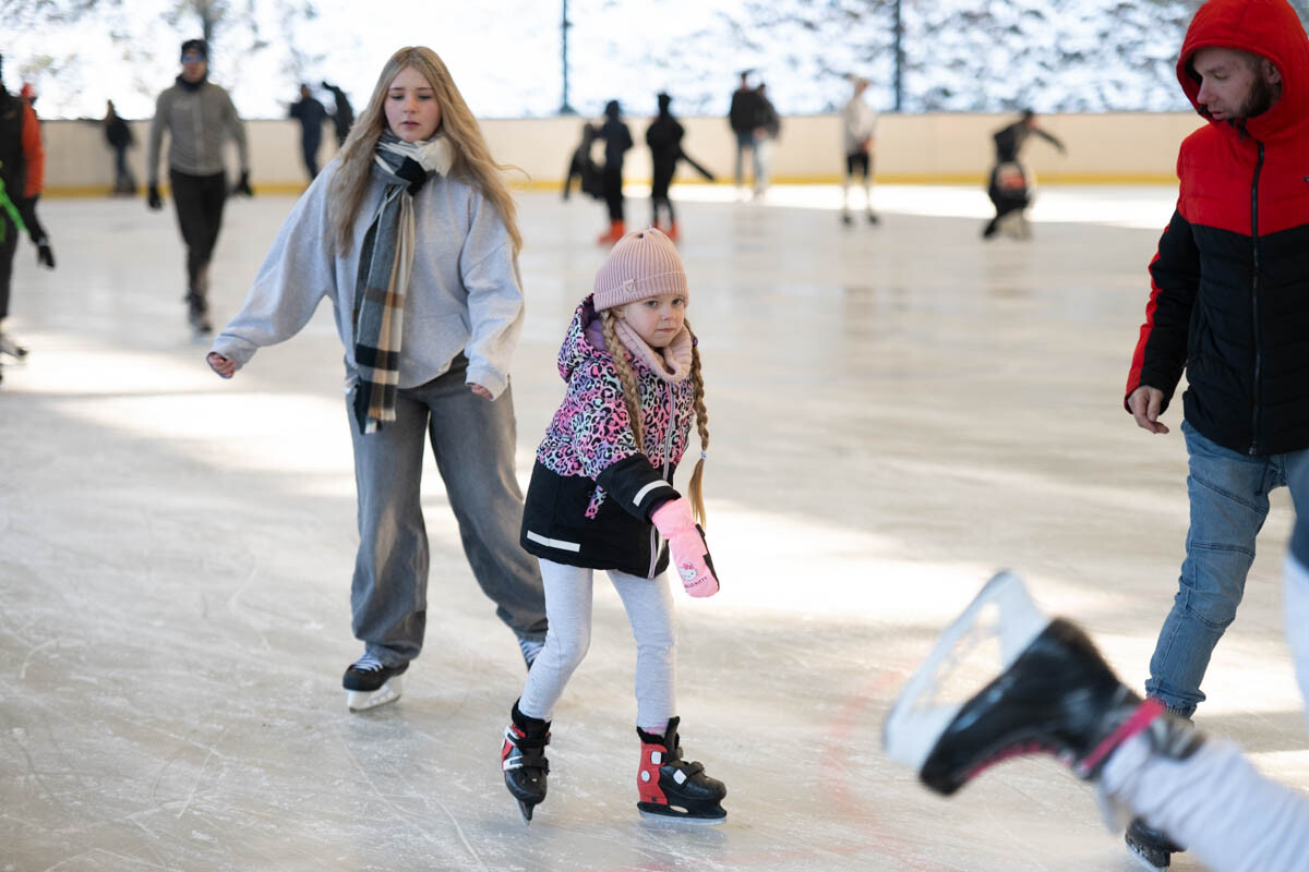 Sezon łyżwiarski oficjalnie rozpoczęty! Za nami otwarcie lodowiska na Burloch Arenie [FOTO / fot. Marek Faber